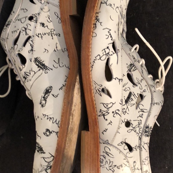 Authentic Julien David Oxford shoes in white with black scribble size 40 - Picture 8 of 8